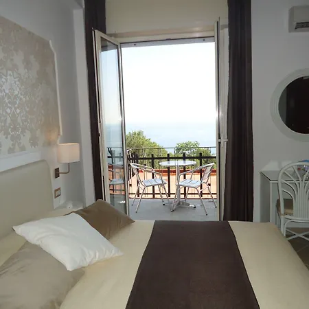 Mini - Angolo Di Paradiso - فندق يوتْسْوولْ