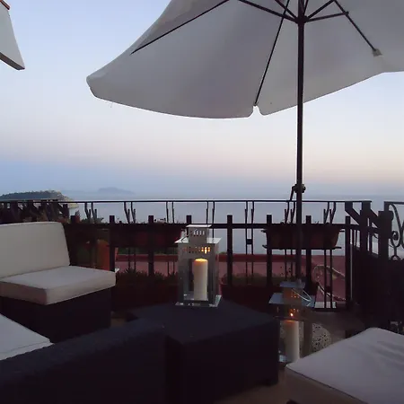 Mini - Angolo Di Paradiso - يوتْسْوولْ