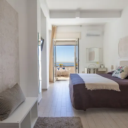 فندق Mini - Angolo Di Paradiso - يوتْسْوولْ