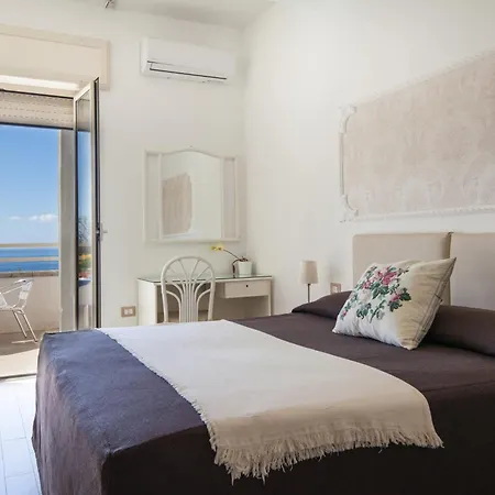Mini - Angolo Di Paradiso - يوتْسْوولْ