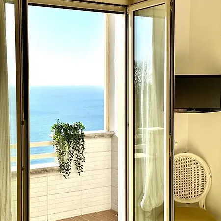 Mini - Angolo Di Paradiso - يوتْسْوولْ