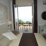 Mini - Angolo Di Paradiso - فندق يوتْسْوولْ