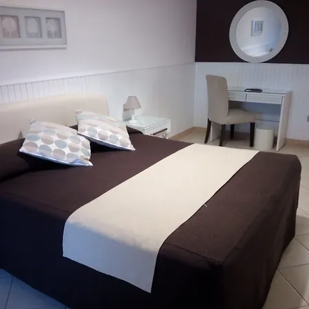 Mini - Angolo Di Paradiso - Hotel