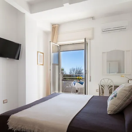 Mini - Angolo Di Paradiso - Hotel 3*