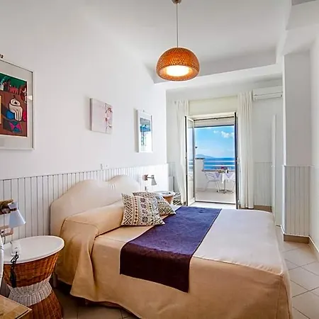 Отель Mini - Angolo Di Paradiso - 3*
